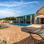 Stone Jurenda With Pool *