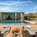 Stone Jurenda With Pool וילה *