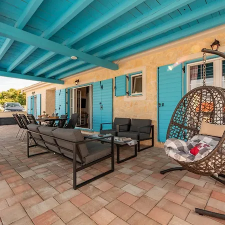 Stone Jurenda With Pool Villa *