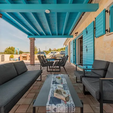 Stone Jurenda With Pool Villa *