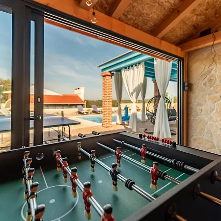 Stone Jurenda With Pool *