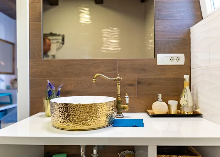 Вилла Stone Jurenda With Pool Debeljak