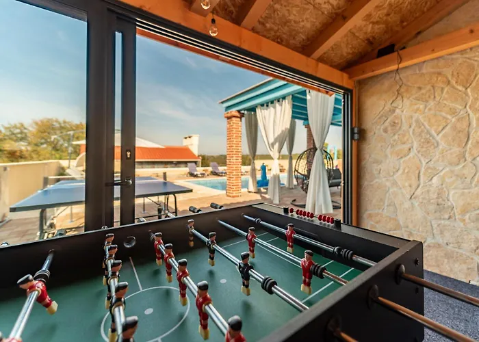 Stone Jurenda With Pool *