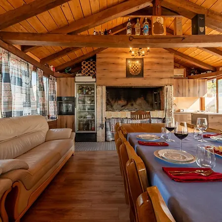 Stone Jurenda With Pool Villa