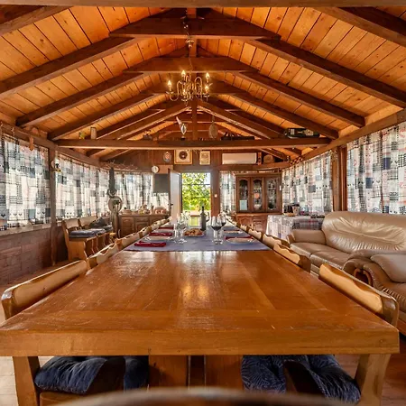 Stone Jurenda With Pool Villa *