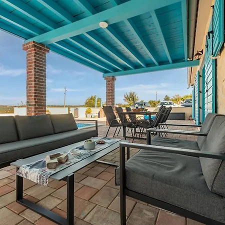 Stone Jurenda With Pool *