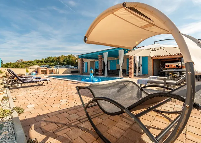 Stone Jurenda With Pool * Debeljak