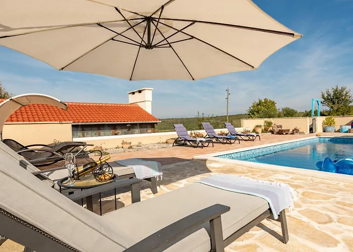 Villa Stone Jurenda With Pool Debeljak