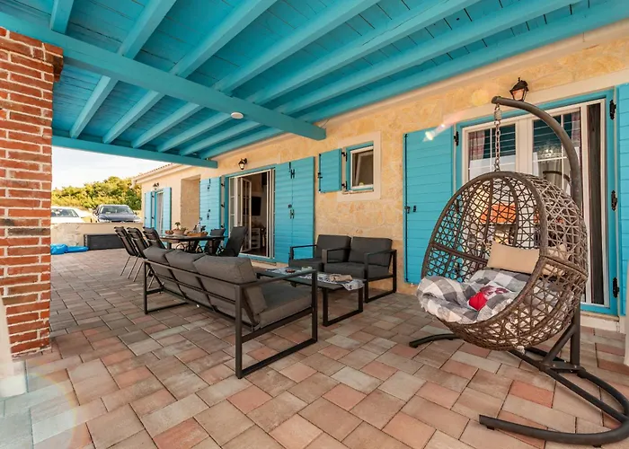 Stone Jurenda With Pool Villa *