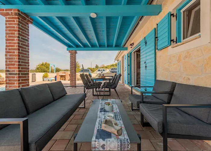 Stone Jurenda With Pool Villa *