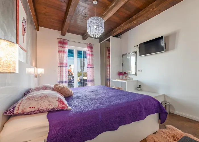 Stone Jurenda With Pool * Debeljak