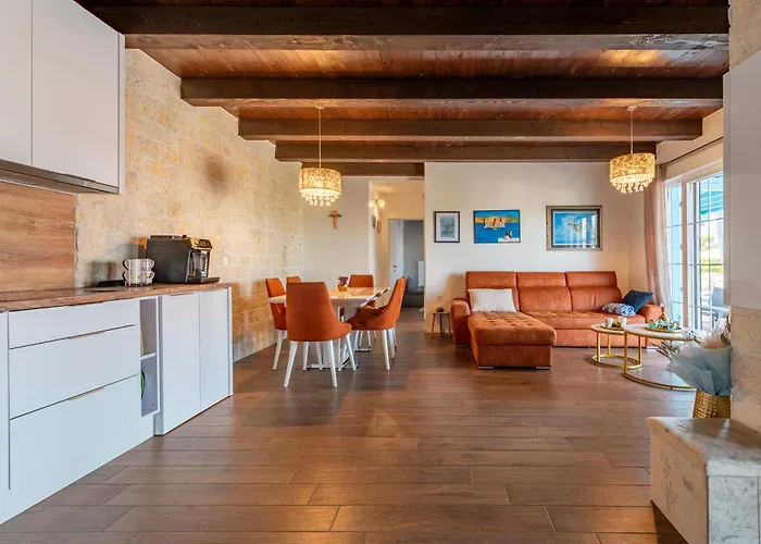 Stone Jurenda With Pool *