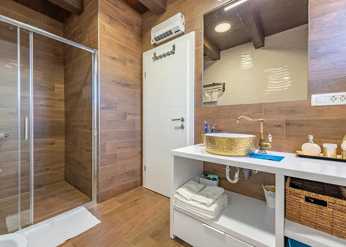 Stone Jurenda With Pool *