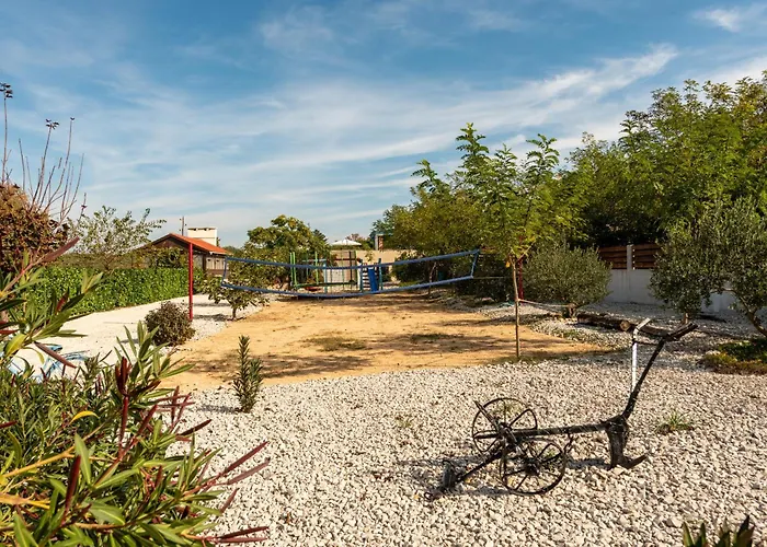 Stone Jurenda With Pool *